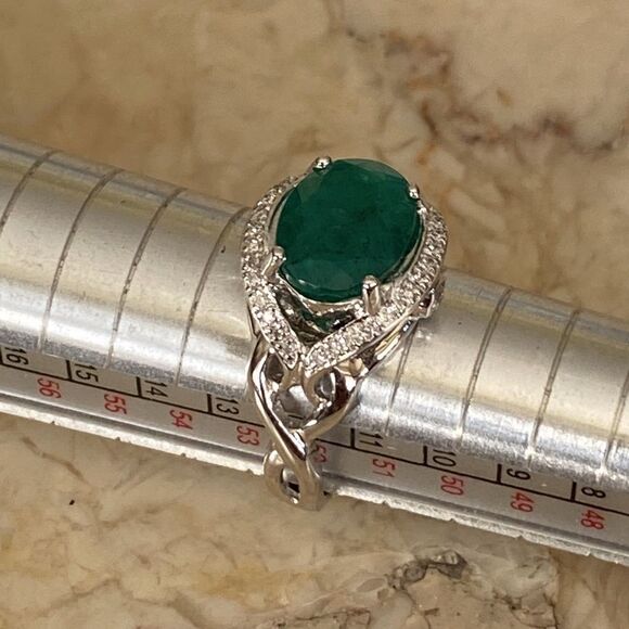 18K Natural 3.18 Carat Emerald & Diamond Ring  $8,848 Replacement Value - Picture 13 of 15